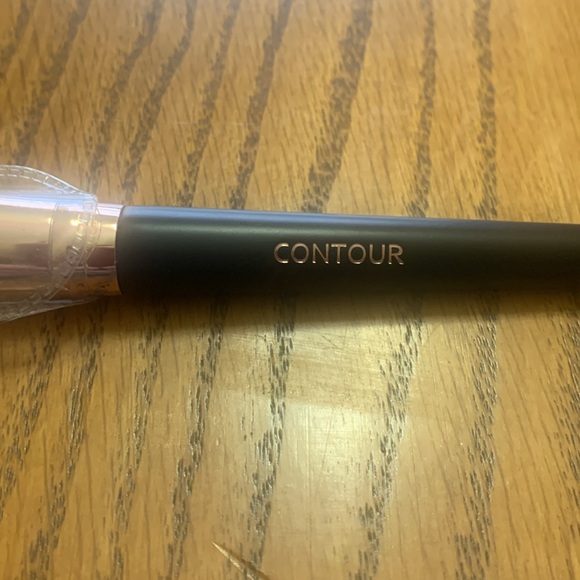 Shaina B Miami Contour Brush - Picture 4 of 5